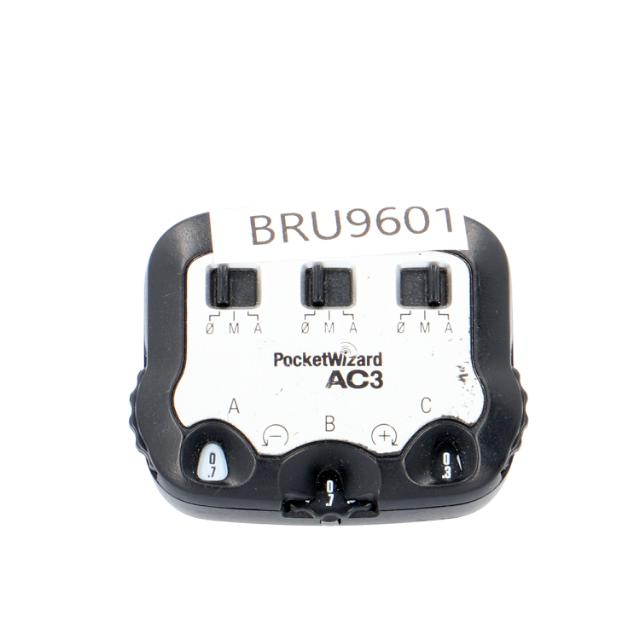 POCKET WIZZZARD AC3 NIKON (3) USED